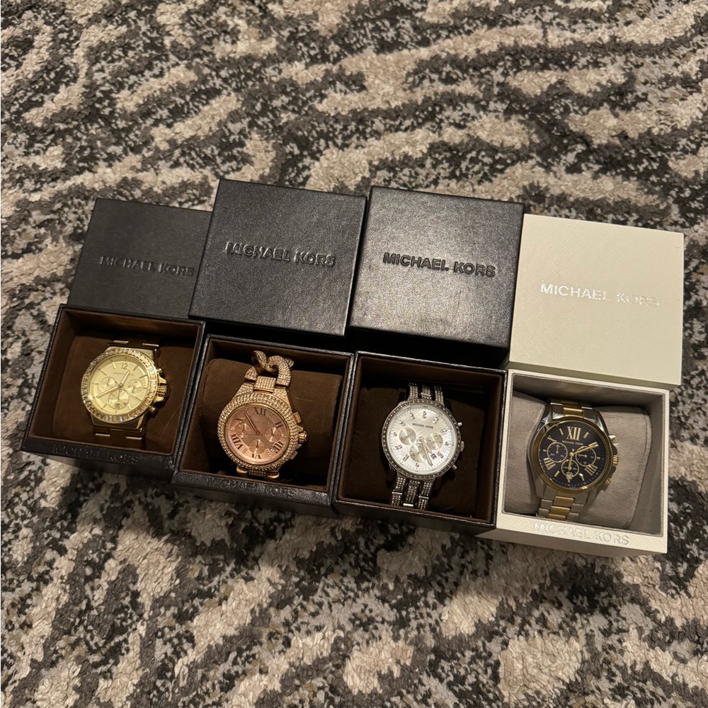 4 Michael Kors watches with boxes and all links